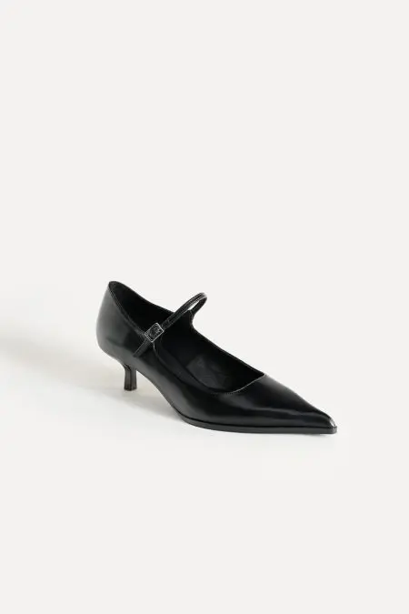کفش چرمی زنانه نوک‌تیز زارا – ZARA