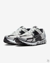 کتونی نایک Nike Zoom Vomero 5 اورجینال