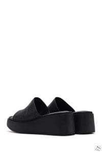 دمپایی راحتی زنانه چرمی مشکی با چاپ برجسته دری مد