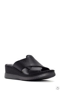 دمپایی زنانه چرمی مشکی با کف ضخیم راحتی دری مد