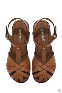 صندل زنانه چرمی قهوه‌ای روشن بندی مدل بدروم دری مد