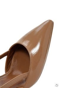 کفش زنانه بژ چرم پاشنه‌ضخیم پشت باز دری مد