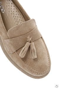 کفش لوفر زنانه چرم جیر بژ راحتی دری مد