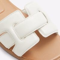 دمپایی زنانه تخت سفید اکرو آلدو ELENAA – ALDO