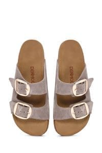 دمپایی زنانه چرمی جیر بژ سگک‌دار دری مد