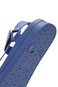 صندل زنانه آبی ژله‌ای تخت ضخیم بندی دری مد