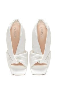 صندل زنانه سفید شفاف پاشنه‌بلند ضخیم دری مد