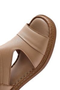 صندل زنانه شتری بندی پاشنه‌بلند ضخیم چرمی دری مد