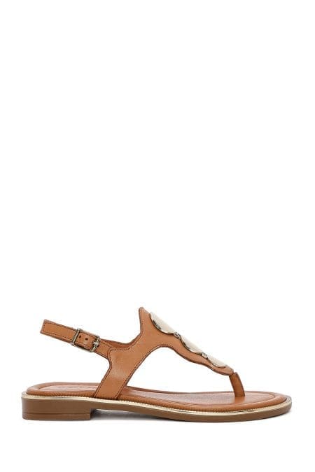 صندل زنانه قهوه‌ای روشن چرم انگشتی دری مد