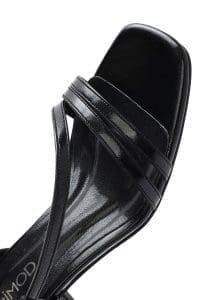 صندل زنانه مشکی بنددار پاشنه‌ضخیم کوتاه دری مد