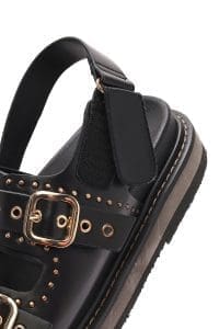 صندل زنانه مشکی سگک‌دار تخت ضخیم دری مد