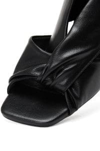 صندل زنانه مشکی شفاف پاشنه‌بلند ضخیم دری مد