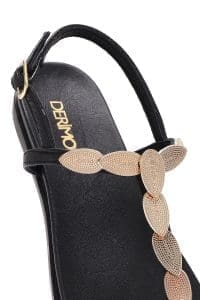 صندل زنانه مشکی چرم انگشتی بنددار پشت باز دری مد