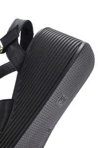 صندل زنانه مشکی چرم بنددار لژدار دری مد