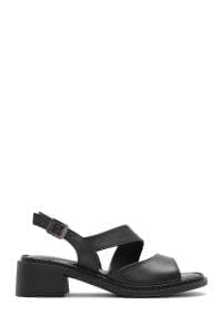 صندل زنانه مشکی چرم پاشنه‌کوتاه بنددار دری مد