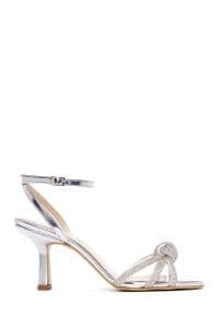 صندل زنانه نقره‌ای بندی سگک‌دار نگین‌دار پاشنه نازک دری مد