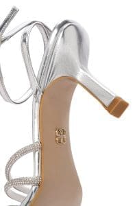 صندل زنانه نقره‌ای بندی نگین‌دار پاشنه نازک دری مد
