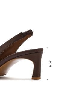 کفش زنانه قهوه‌ای چرم کش‌دار پشت باز پاشنه‌کوتاه دری مد