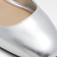 کفش زنانه پاشنه بلند نقره‌ای مدل مری جین آلدو KAERI – ALDO