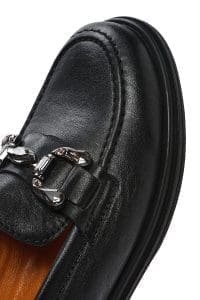 کفش لوفر زنانه چرم مشکی سگک‌دار دری مد