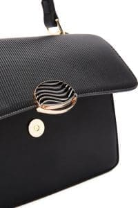 کیف زنانه کراس بادی کلاسیک مشکی چاپ‌دار دوشی بلند دری مد