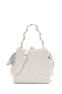 کیف زنانه کرم دوشی بلند طرح کاپیتونه با جزئیات تزئینی دری مد