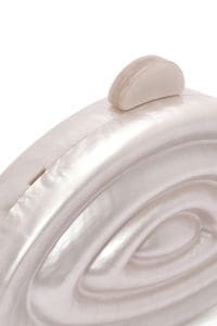 کیف مینی کلاچ زنانه سفید بند بلند طرح‌دار دری مد