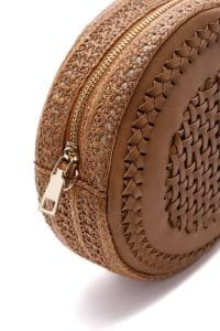 کیف کراس بادی زنانه چرم کاراملی بافت‌دار مینی بند بلند دری مد