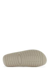 دمپایی راحتی زنانه چرم سفید سگک‌دار دری مد