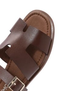 دمپایی زنانه چرمی قهوه‌ای سگک‌دار دری مد