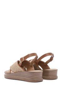 صندل زنانه بژ سگک‌دار تخت ضخیم حصیری پشت باز دری مد