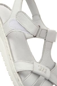 صندل زنانه سفید بندی چرمی راحتی دری مد