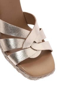 صندل زنانه طلایی چرم متالیک بنددار لژدار اسپادریل دری مد