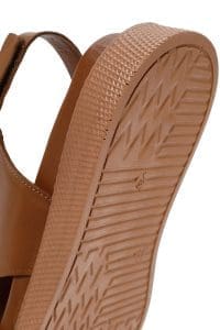 صندل زنانه عسلی بندی چرمی راحتی دری مد