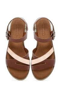 صندل زنانه قهوه‌ای چرم بنددار دری مد