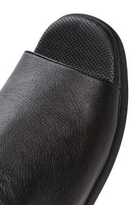 صندل زنانه مشکی چرم بند کشی پشت باز دری مد