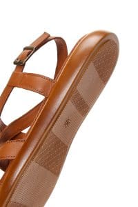 صندل زنانه چرمی قهوه‌ای بندی دری مد