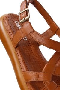 صندل زنانه چرمی قهوه‌ای بندی دری مد