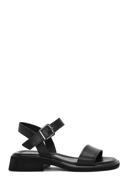 صندل زنانه چرمی مشکی سگک‌دار از مچ دری مد