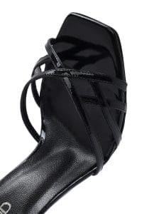 صندل زنانه چرمی مشکی ورنی با پاشنه بلند نازک و بنددار دری مد