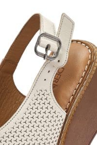 صندل زنانه کرم چرم طرح‌دار لژدار بنددار راحتی دری مد