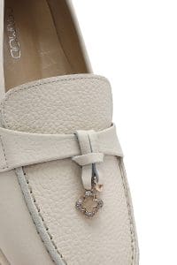 لوفر زنانه بژ چرم بند دار راحتی دری مد