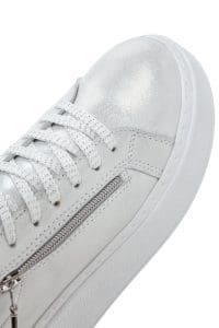 کتونی زنانه نقره ای با زیره ضخیم و زیپ کناری چرم دری مد