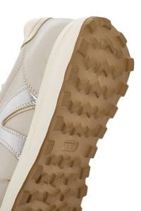 کتونی زنونه چرم بژ بنددار دری مد