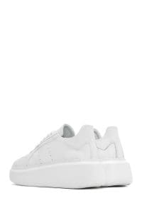 کتونی زنونه چرم سفید بنددار با زیره ضخیم دری مد