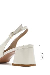 کفش زنانه بژ چرم ورنی بنددار پاشنه‌ضخیم کوتاه پشت باز دری مد