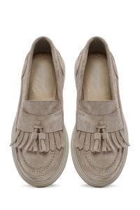 کفش لوفر زنانه چرم جیر بژ با پاپیون دری مد