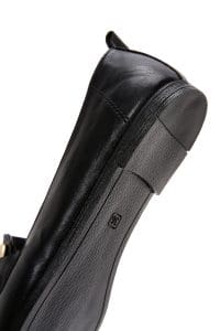 کفش لوفر زنانه چرم مشکی سگک‌دار دری مد