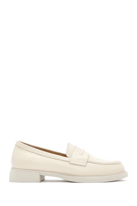 کفش لوفر زنانه چرم کرم دری مد