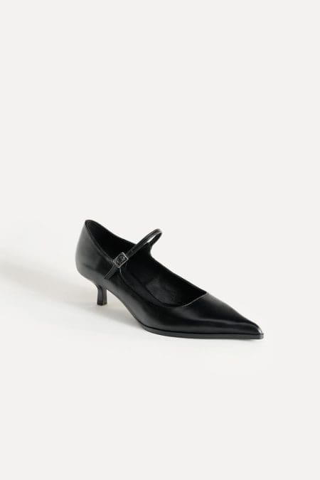 کفش چرمی زنانه نوک‌تیز زارا – ZARA